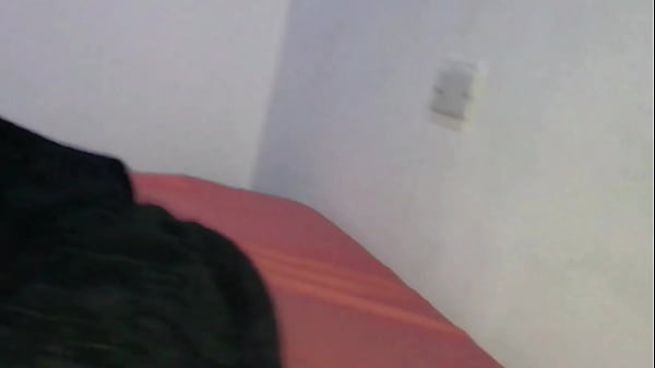 Demi-soeur sexy fellation gorge profonde